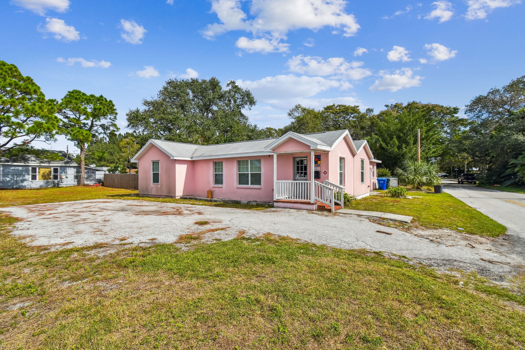 1300 Clearwater Largo Rd, Largo, FL for sale Primary Photo- Image 1 of 1