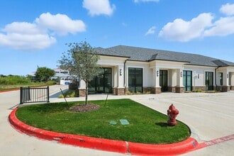 3117 Bailey, Suite 105 Dr, Fort Worth, TX for lease Building Photo- Image 2 of 9