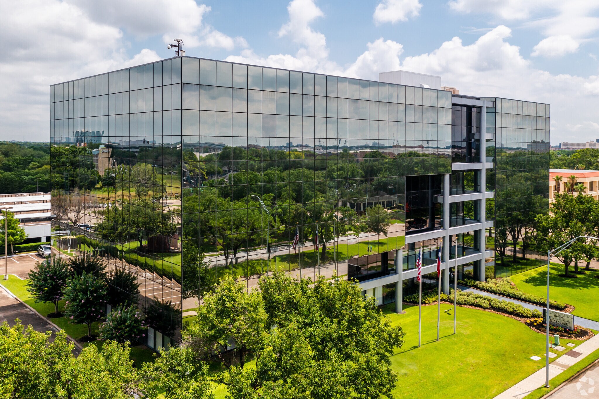 11000 Richmond Ave, Houston, TX for lease Building Photo- Image 1 of 18