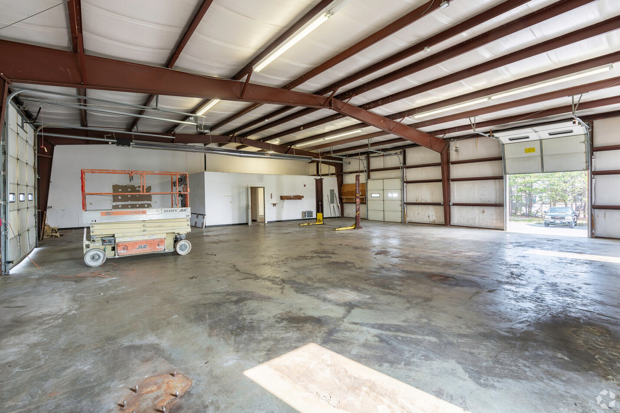 53 Portside Dr, Bourne, MA 02559 Bourne/Pocasset Industrial Park