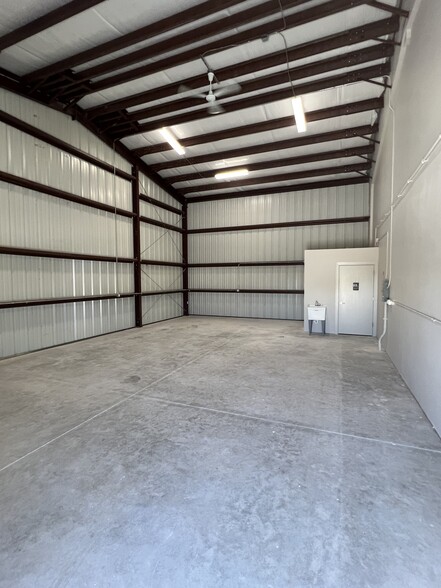 7440 Sawyer Cir, Port Charlotte, FL for lease - Building Photo - Image 3 of 7