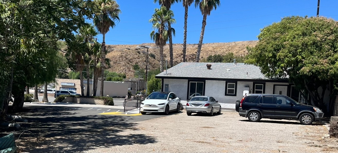 17970 Sierra Hwy, Canyon Country, CA for lease Interior Photo- Image 1 of 25