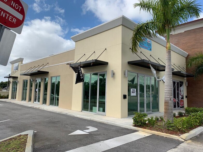 4400 W Hallandale Beach Blvd, Pembroke Park, FL for sale - Primary Photo - Image 1 of 1