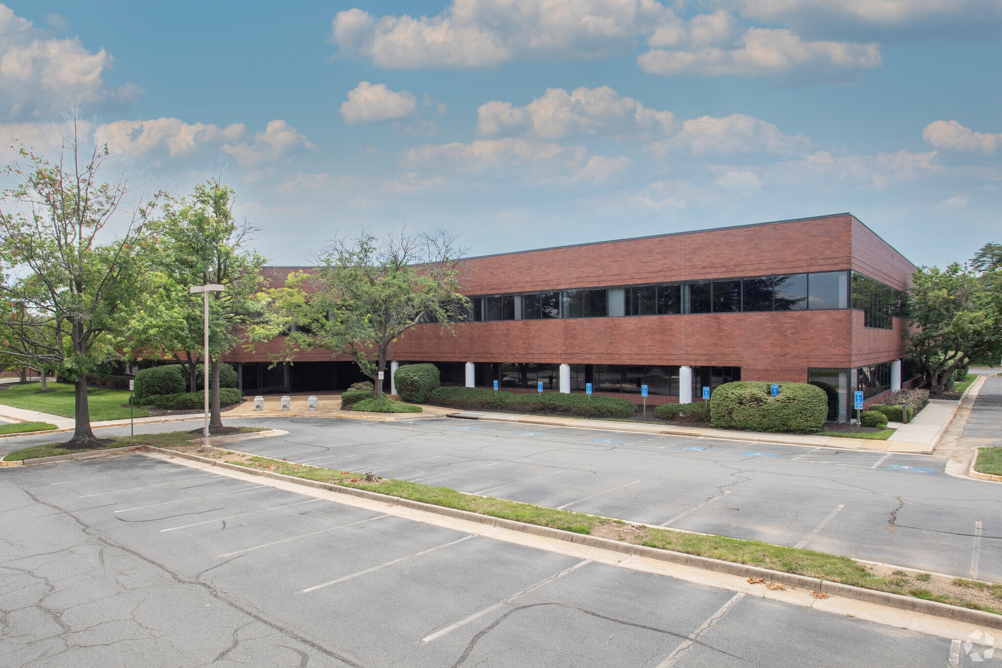 555 Herndon Pky, Herndon, VA for sale Building Photo- Image 1 of 1