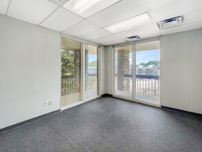 200 Cahaba Park Cir, Birmingham, AL for lease Building Photo- Image 1 of 12