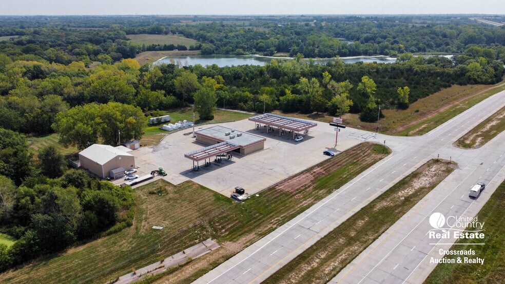 20330 Us Highway 75, Holton, KS for sale - Building Photo - Image 1 of 1