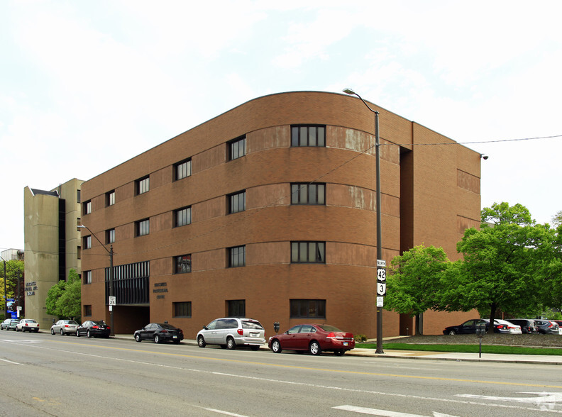 4269 Pearl Rd, Cleveland, OH for lease - Building Photo - Image 1 of 29