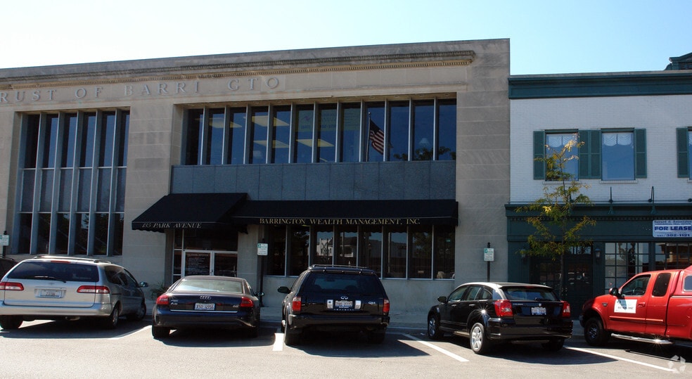 135 Park Ave, Barrington, IL for lease - Building Photo - Image 2 of 17