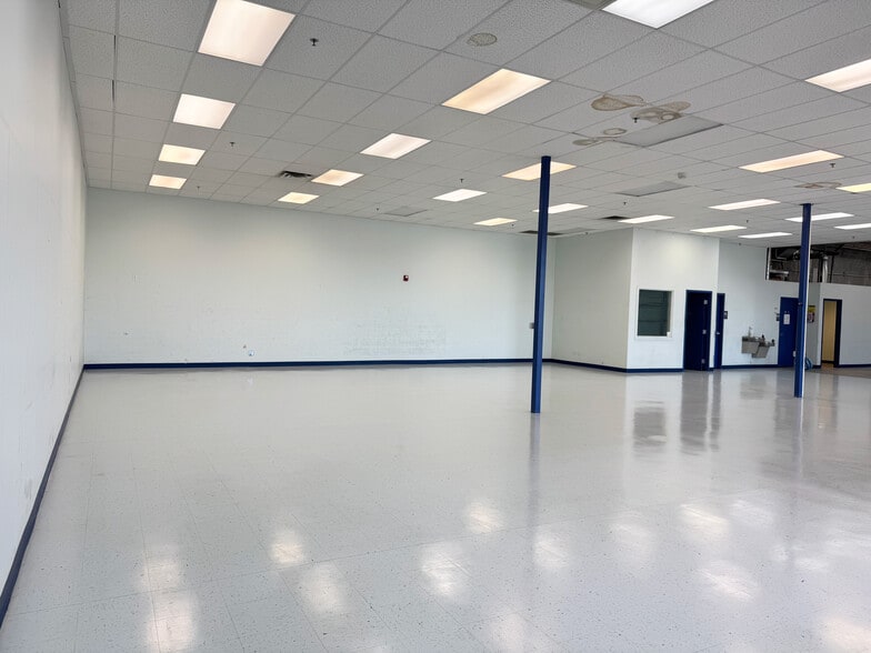 102 W 1180 N, Tooele, UT for lease - Interior Photo - Image 3 of 7