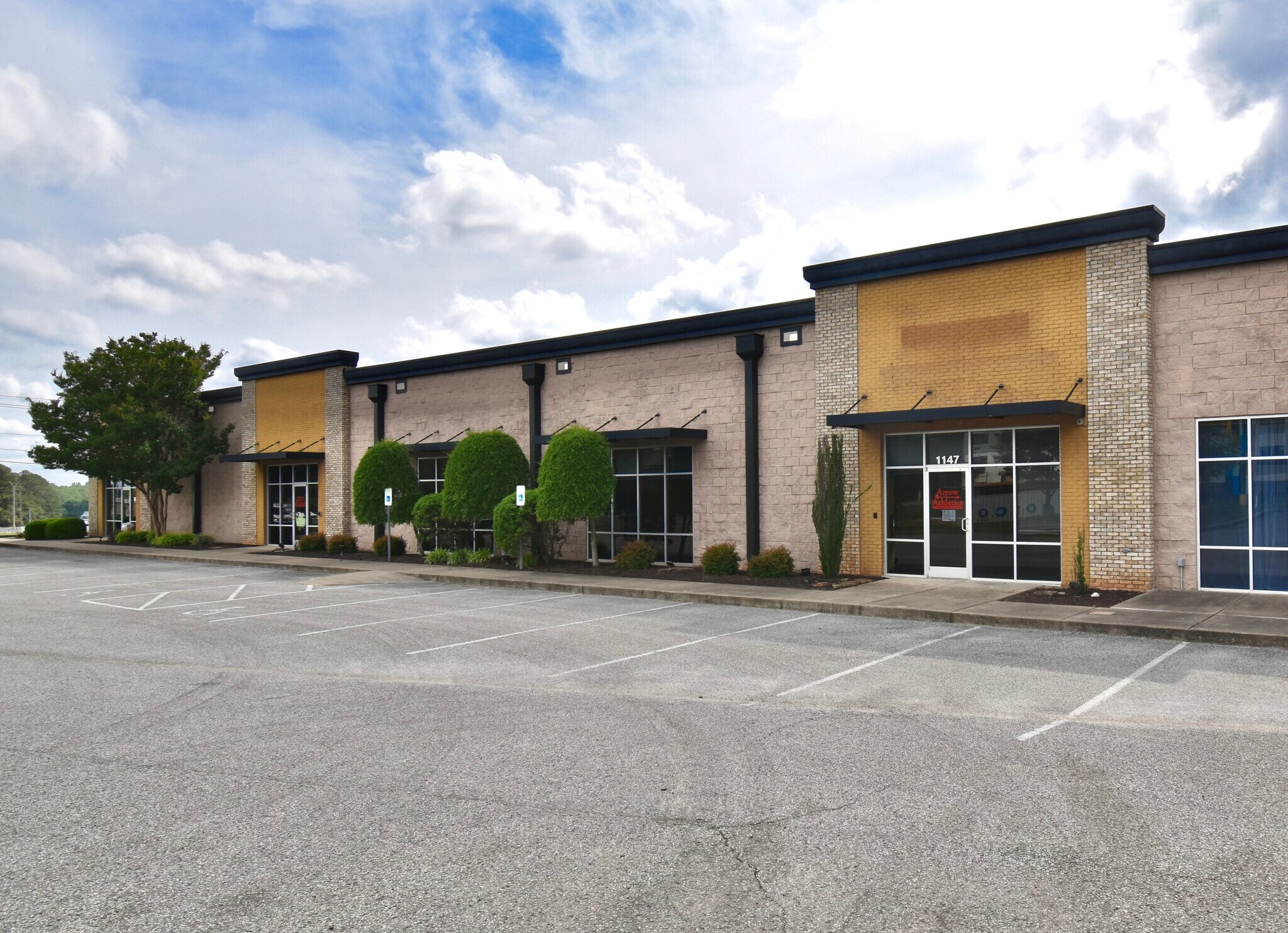 17211751 Vann Dr, Jackson, TN 38305 Retail for Lease