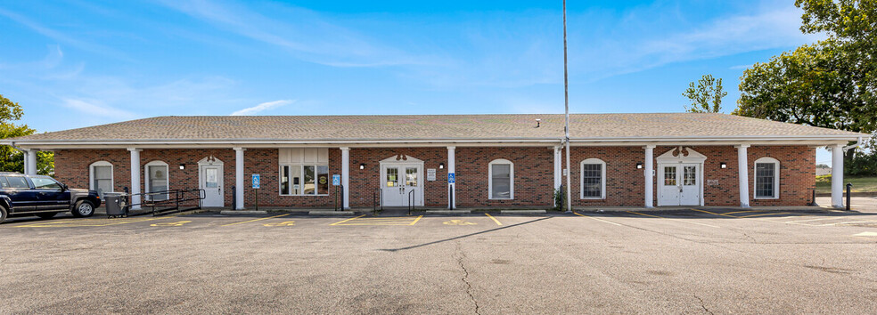 2495-2499 Raymond Dr, Saint Charles, MO for sale - Primary Photo - Image 1 of 48