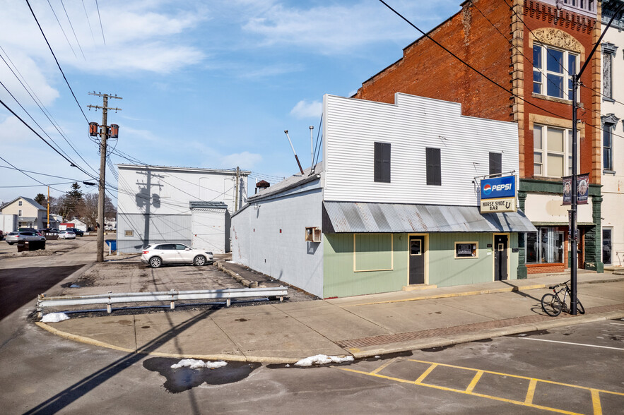 152 Washington Sq, Bucyrus, OH for sale - Building Photo - Image 3 of 33