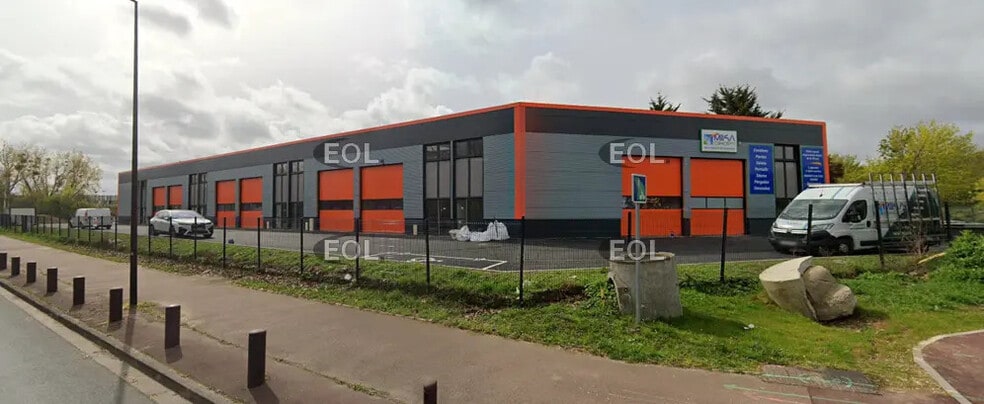 Flex in Éragny for lease - Building Photo - Image 2 of 6