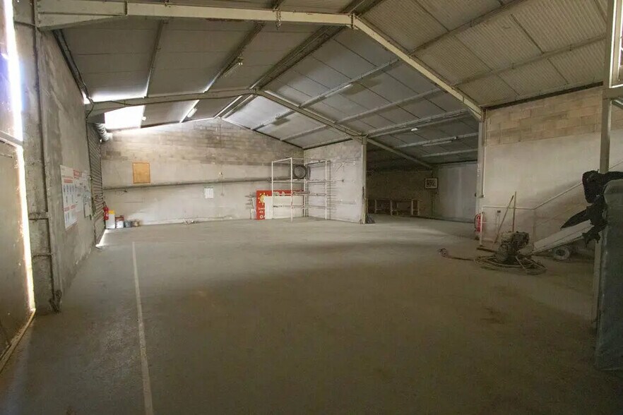 Flex in BERRE-L'ETANG for lease - Interior Photo - Image 3 of 5