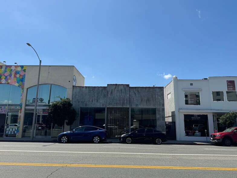 8262 Melrose Ave, Los Angeles, CA for lease - Building Photo - Image 3 of 12