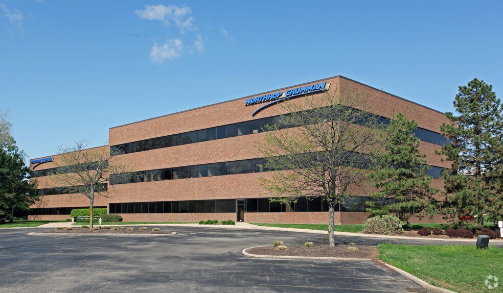 2555 University Dr, Fairborn, OH for lease - Building Photo - Image 2 of 4