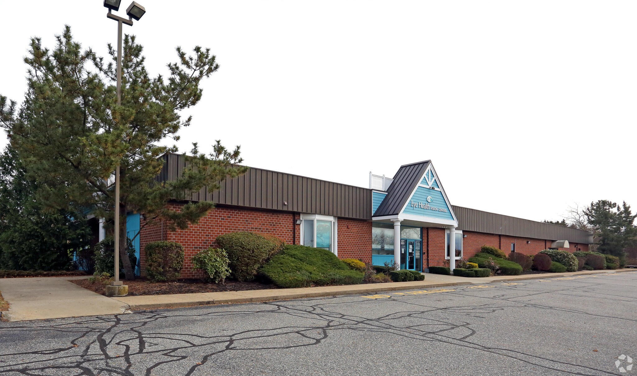 73 Valley Rd, Middletown, RI for sale Primary Photo- Image 1 of 1