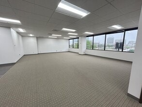 6500 Greenville Ave, Dallas, TX for lease Interior Photo- Image 2 of 7