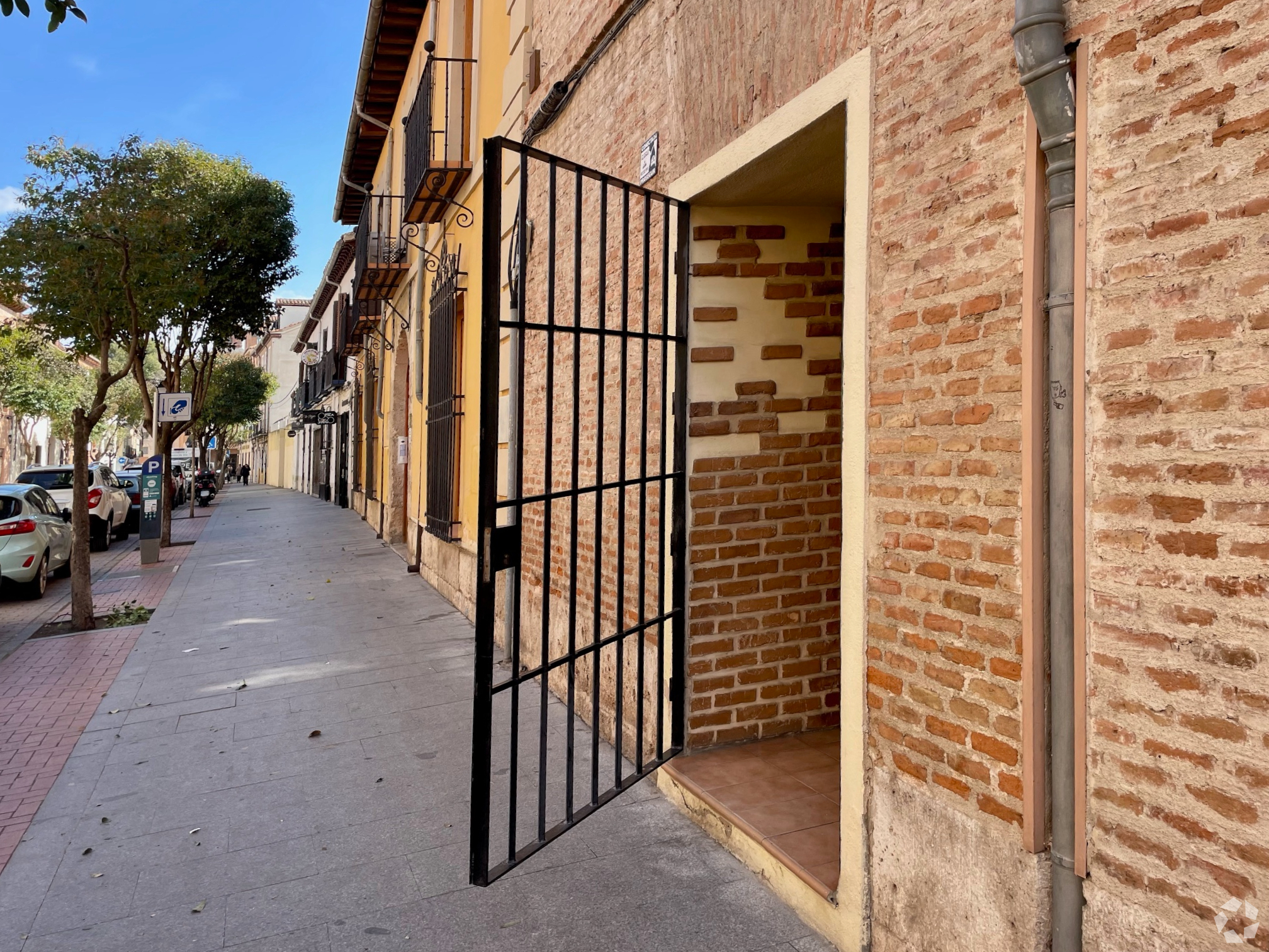 Retail in Alcalá De Henares, MAD for lease Interior Photo- Image 1 of 14