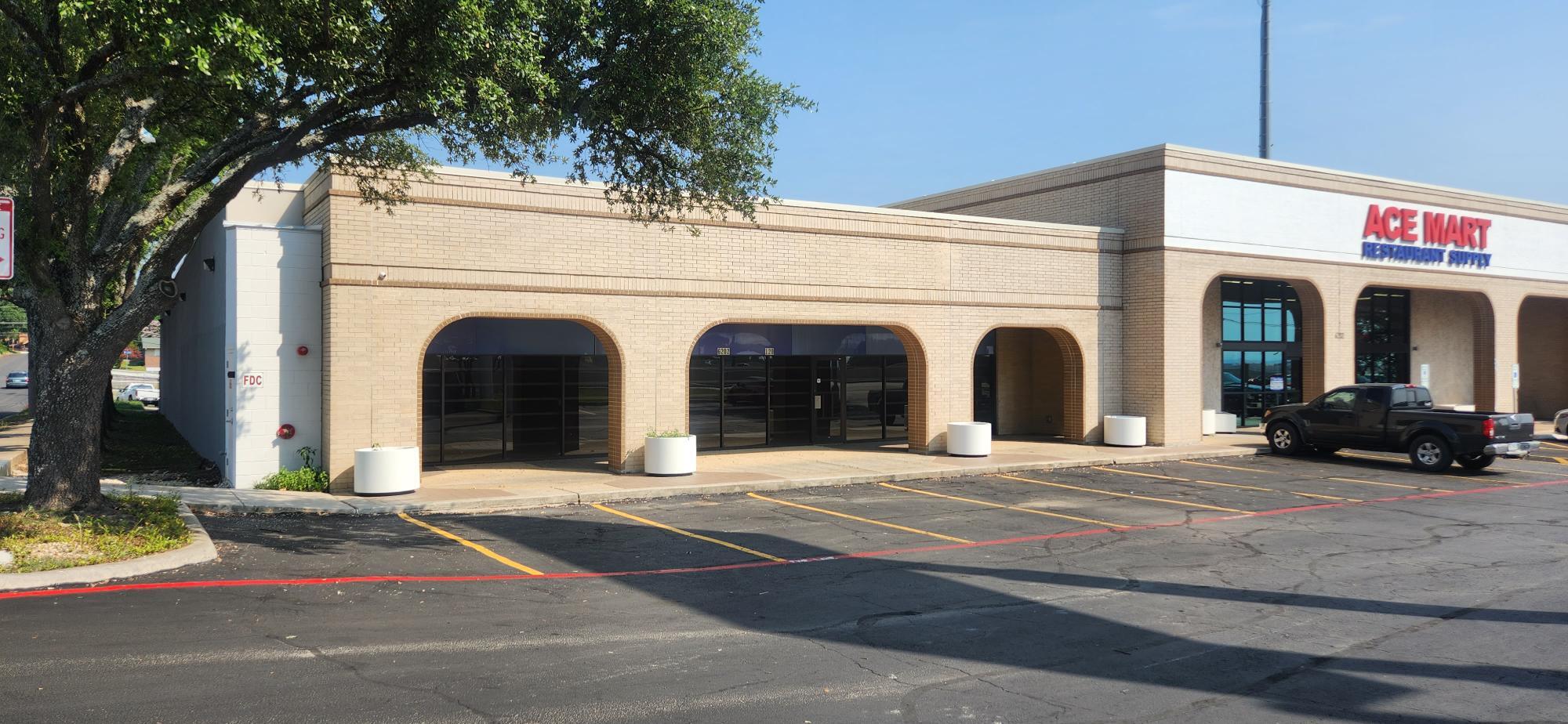 6202 NW Loop 410, San Antonio, TX for lease Building Photo- Image 1 of 14