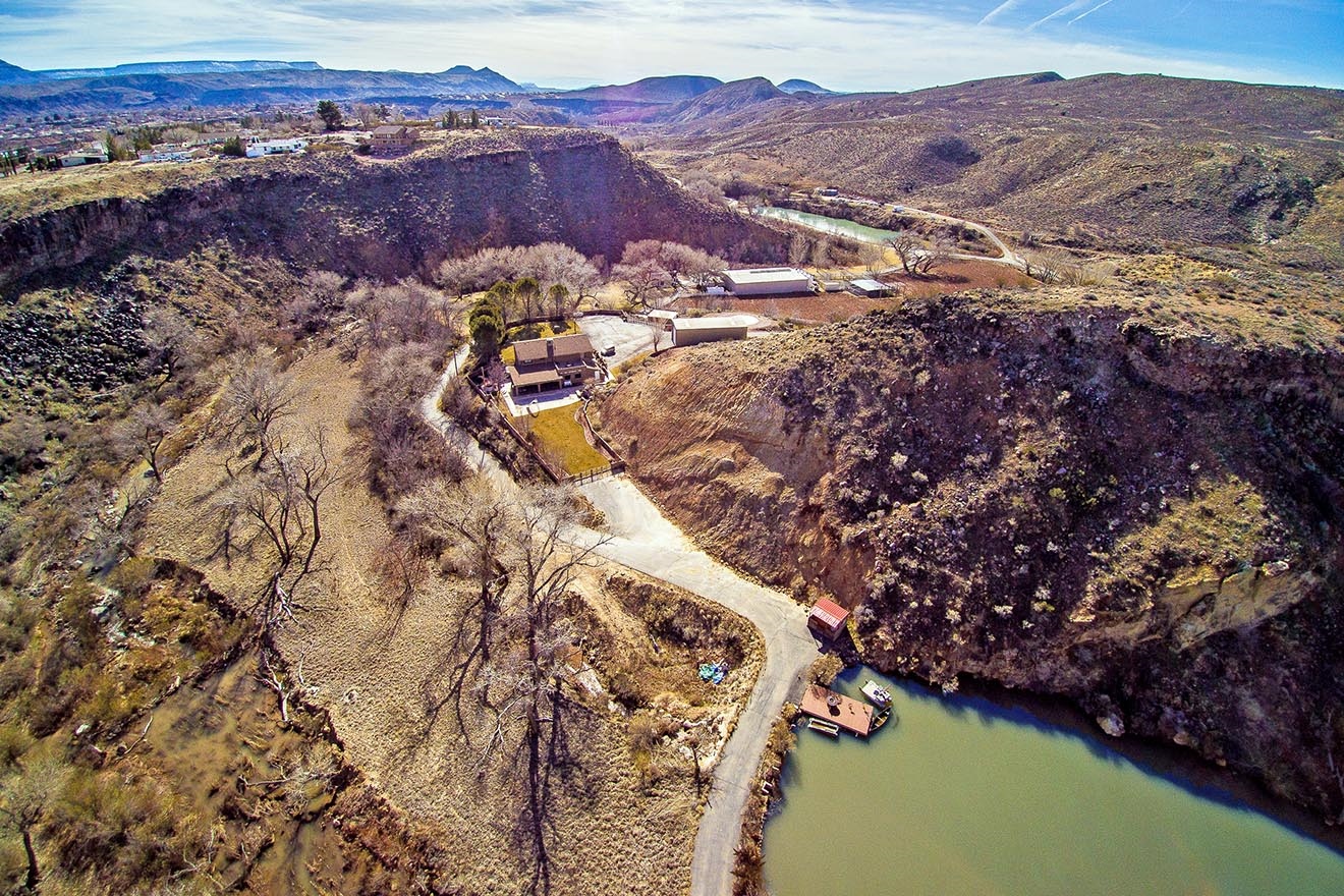 1700 S Shangri-La Ln, Toquerville, UT for sale Primary Photo- Image 1 of 1