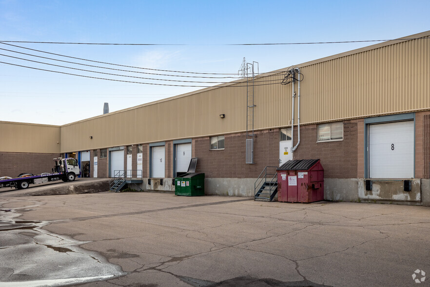 3200-3240 Aut Laval W, Laval, QC for lease - Building Photo - Image 2 of 4