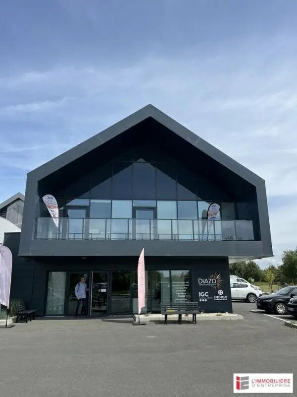 Office in Saint-Malo for lease Building Photo- Image 1 of 7