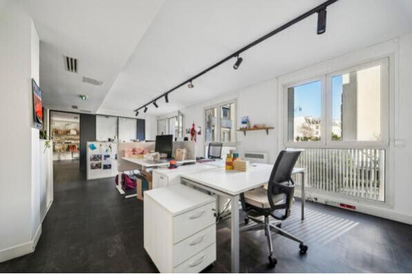38 Rue Brunel, Paris for lease Interior Photo- Image 1 of 19