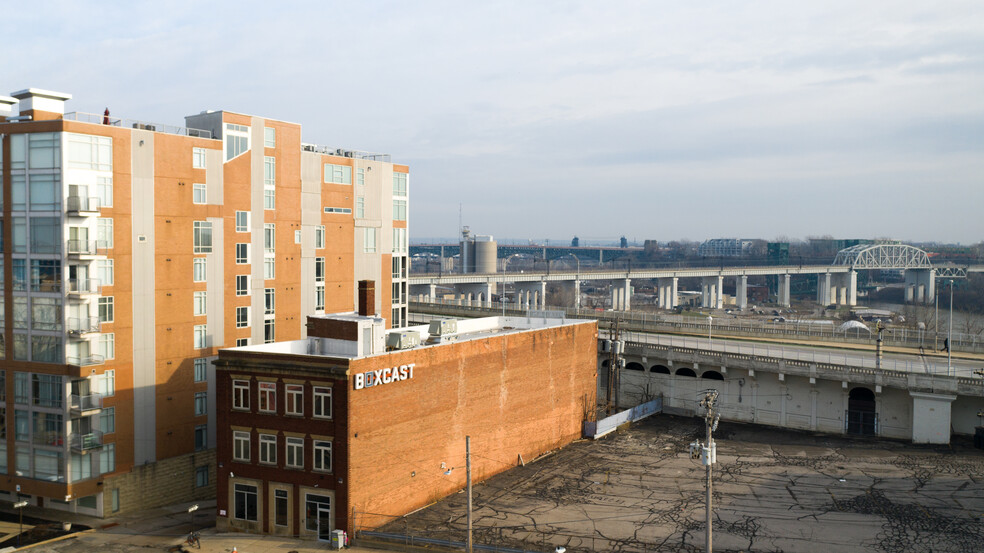 2401 W Superior Viaduct, Cleveland, OH for lease - Aerial - Image 2 of 7