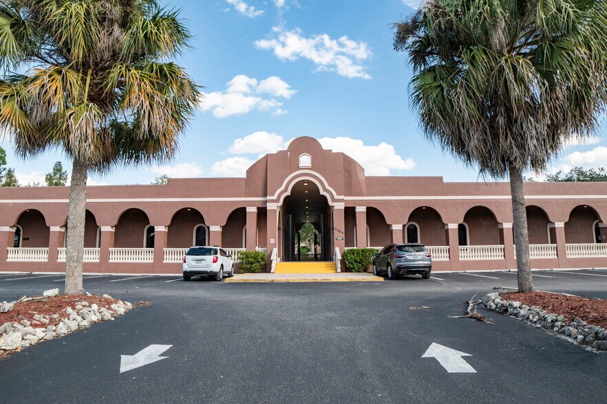 2484 Caring Way, Port Charlotte, FL for lease - Building Photo - Image 2 of 10