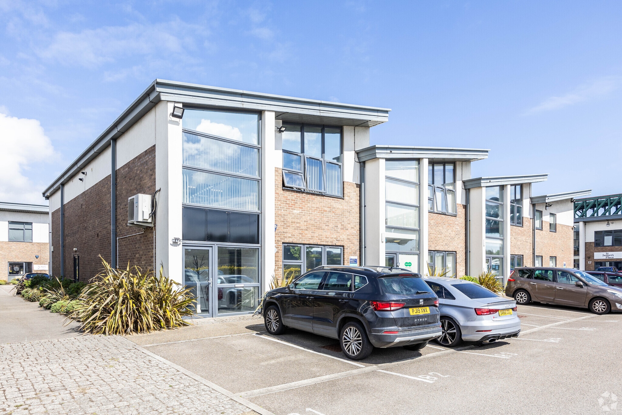 5-10 Austin Blvd, Sunderland for sale Primary Photo- Image 1 of 5