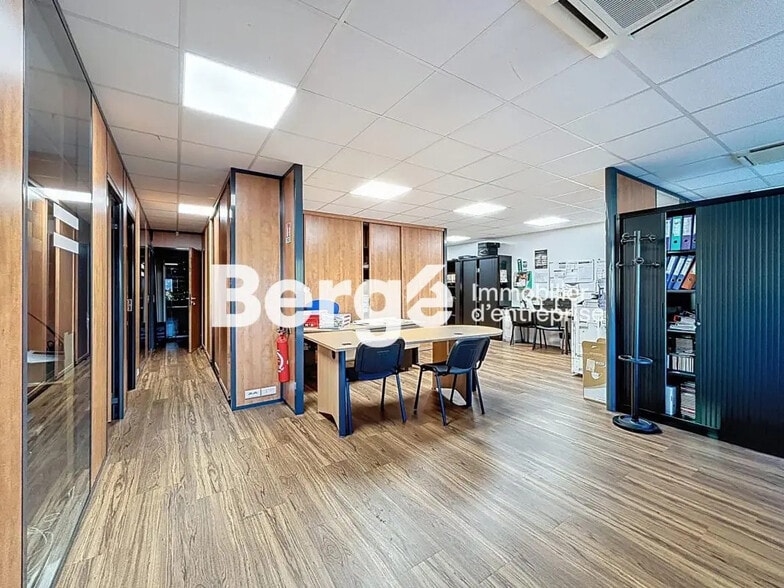 Office in Nice for lease - Interior Photo - Image 2 of 11