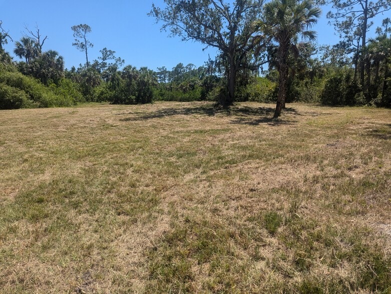 6350 Montauk Terrace, Englewood, FL for sale - Building Photo - Image 3 of 12