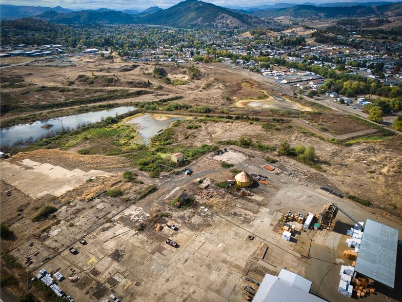 3625 Carnes Rd, Roseburg, OR for sale - Building Photo - Image 3 of 22