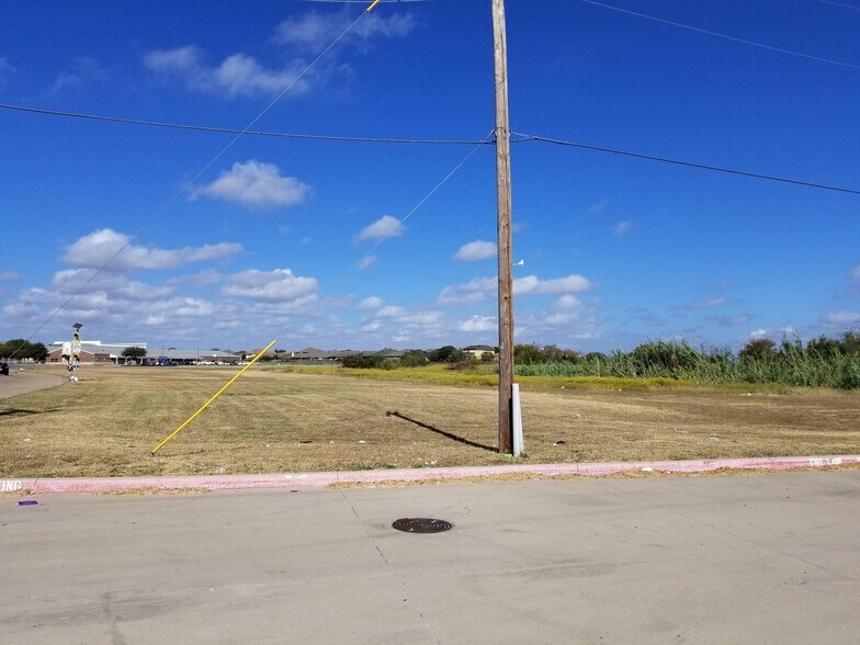 9750 Legacy Dr, Fort Worth, TX for sale - Building Photo - Image 3 of 5