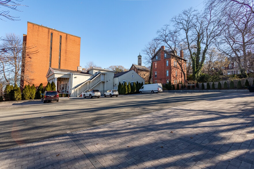 404 Richmond Ter, Staten Island, NY for sale - Building Photo - Image 2 of 28