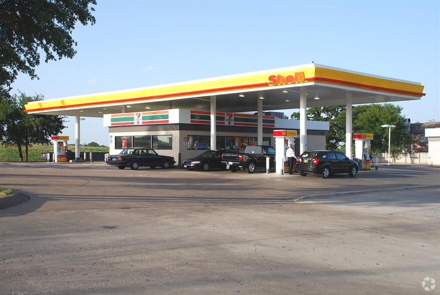 1401 Eastchase Pky, Fort Worth, TX for lease - Building Photo - Image 2 of 4