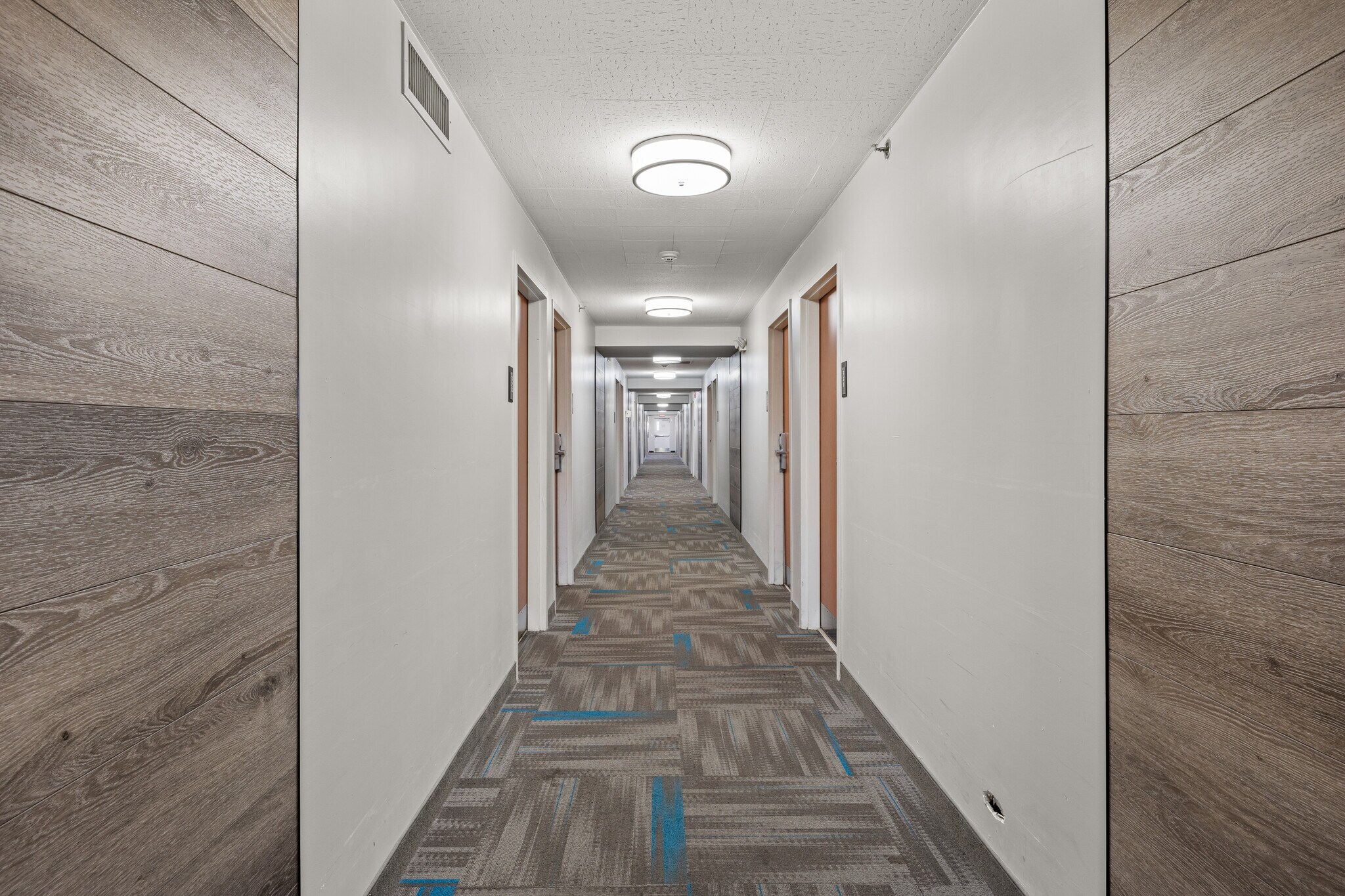 13440-n-scottsdale-rd-scottsdale-az-85254-surestay-plus-scottsdale