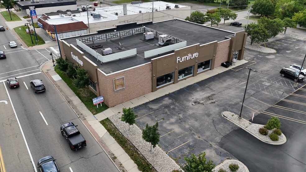 29901 Ford Rd, Garden City, MI for lease - Building Photo - Image 1 of 16