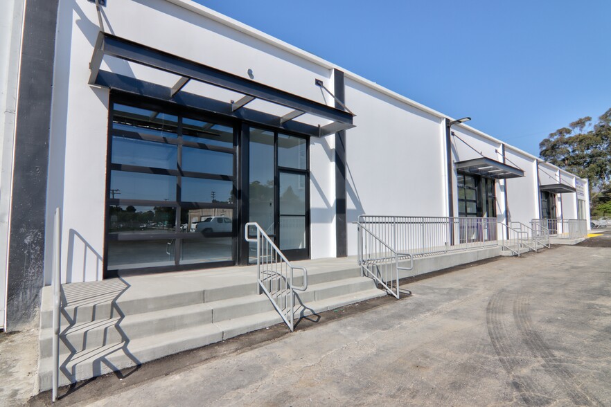 3860 E Main St, Ventura, CA for lease - Building Photo - Image 1 of 16