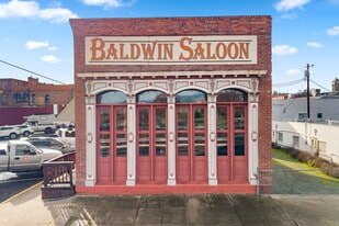 205 Court St, The Dalles OR - Pub