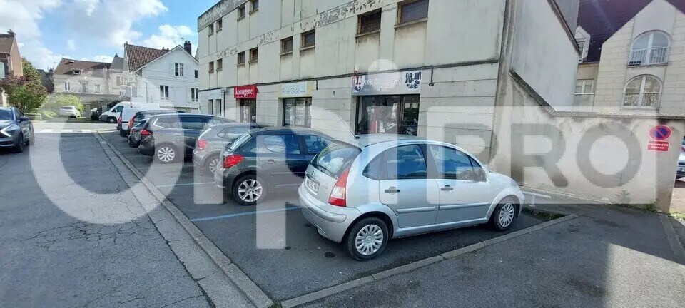 Retail in Creil for sale - Building Photo - Image 2 of 6