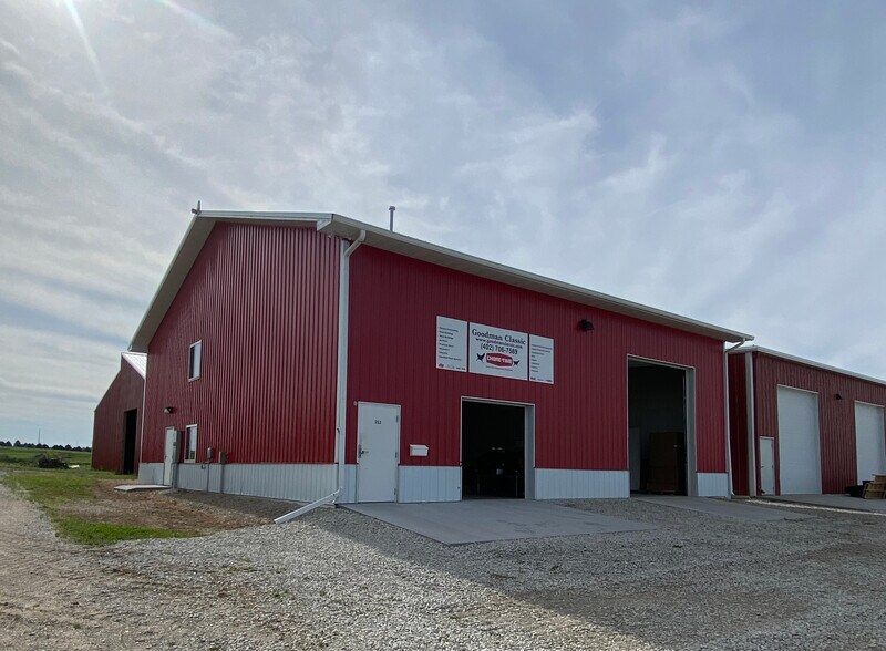 353 S Oak St, Carson, IA 51525