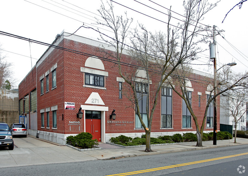 271 Main St, Eastchester, NY for lease - Building Photo - Image 1 of 5