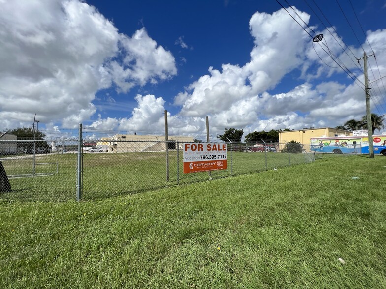 NW 7th St, Miami, FL for sale - Building Photo - Image 1 of 1