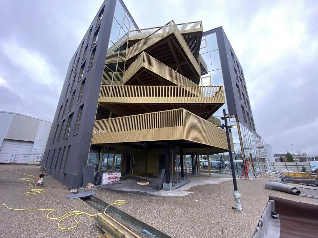 Location Bureaux 394 m² - Photo 1