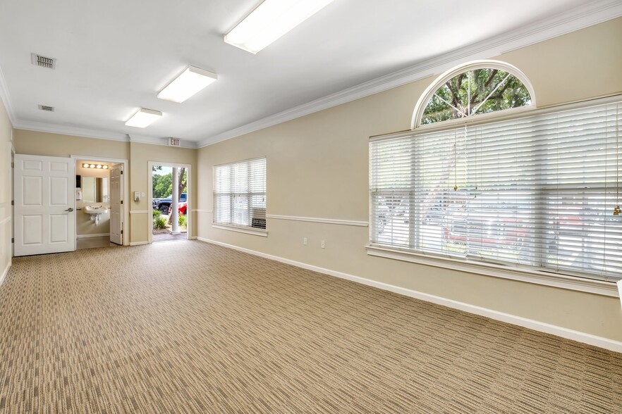 2888 Mahan Dr, Tallahassee, FL for lease - Interior Photo - Image 3 of 24