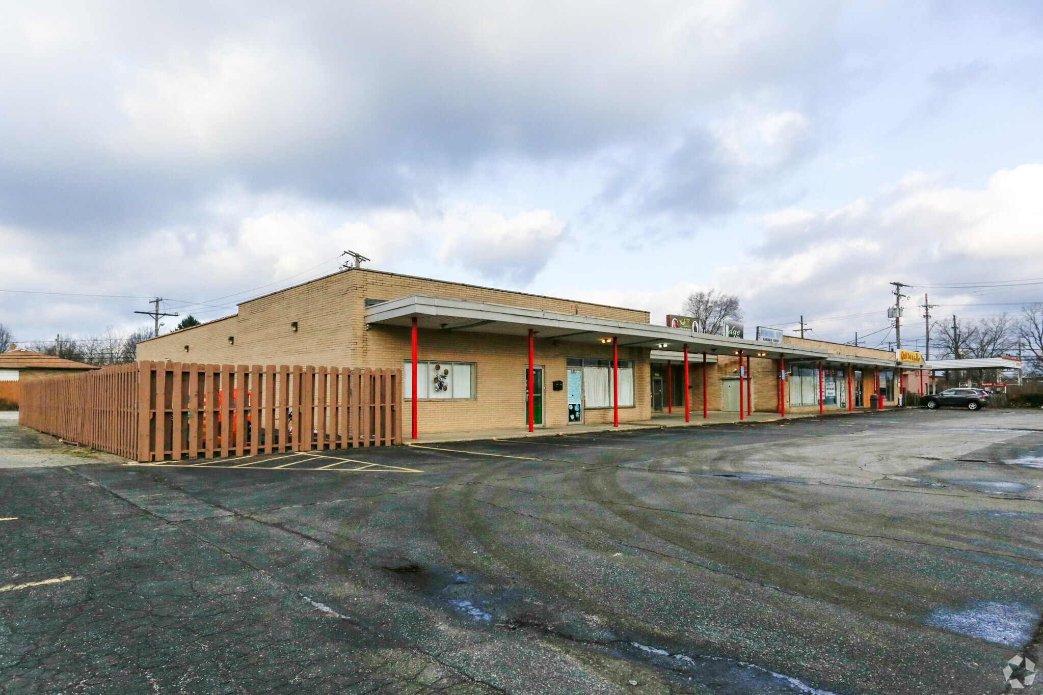 5820-5834 Lee Rd S, Maple Heights, OH for sale Primary Photo- Image 1 of 1