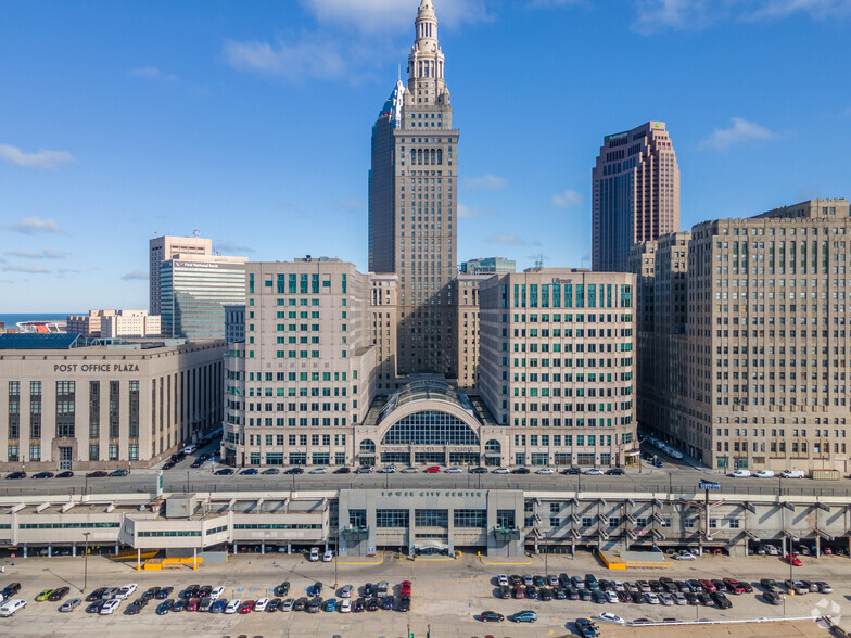 250 W Huron Rd, Cleveland, OH for lease - Aerial - Image 2 of 10