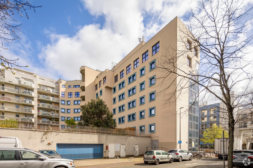 Office in 13 Rue Salomon De Rothschild, 92150 Suresnes, Suresnes for sale - Building Photo - Image 2 of 3